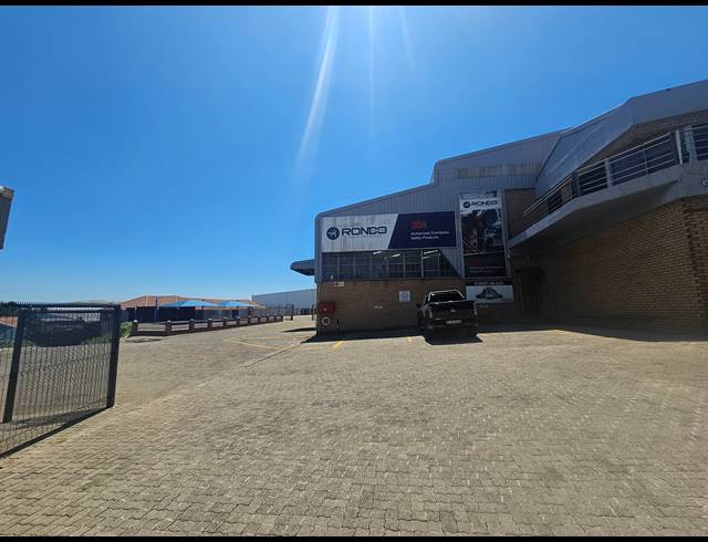 8,120M² WAREHOUSE FOR SALE IN MEADOWDALE
